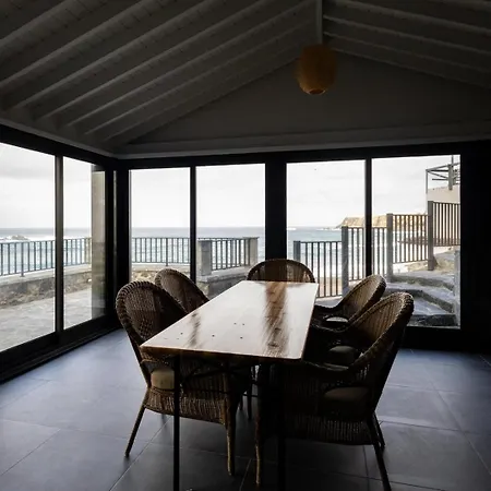 Guestready - Beachfront Retreat In *