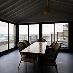 Guestready - Beachfront Retreat In *