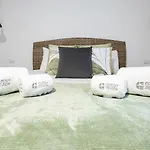 Guestready - Beachfront Retreat In Feriehus *