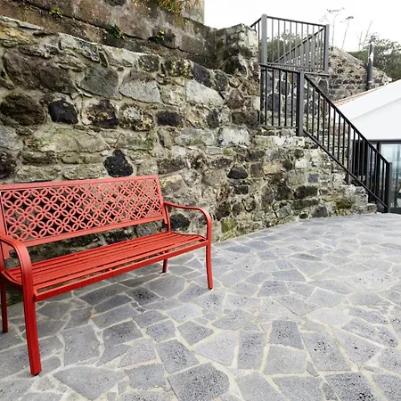 Semesterbostad Guestready - Beachfront Retreat In