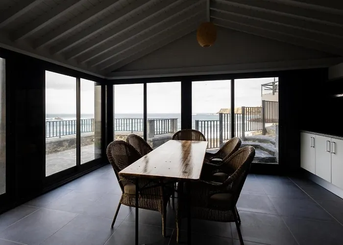 Guestready - Beachfront Retreat In *